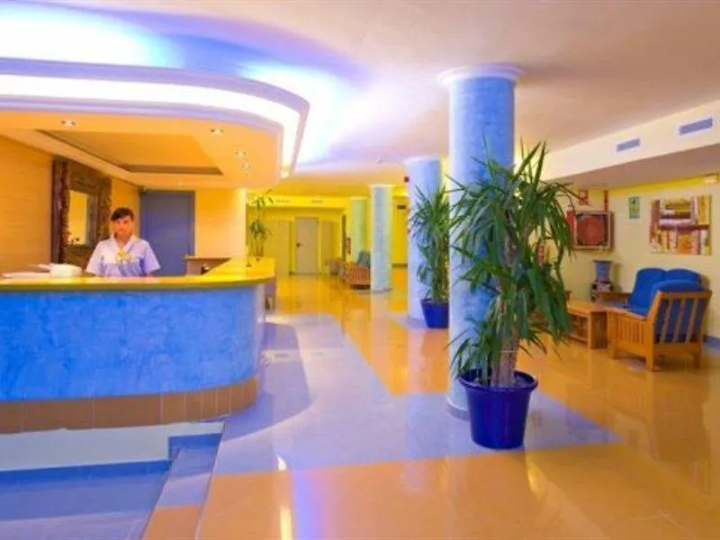 Apartamentos Vibra Tivoli Playa d'en Bossa 3*,